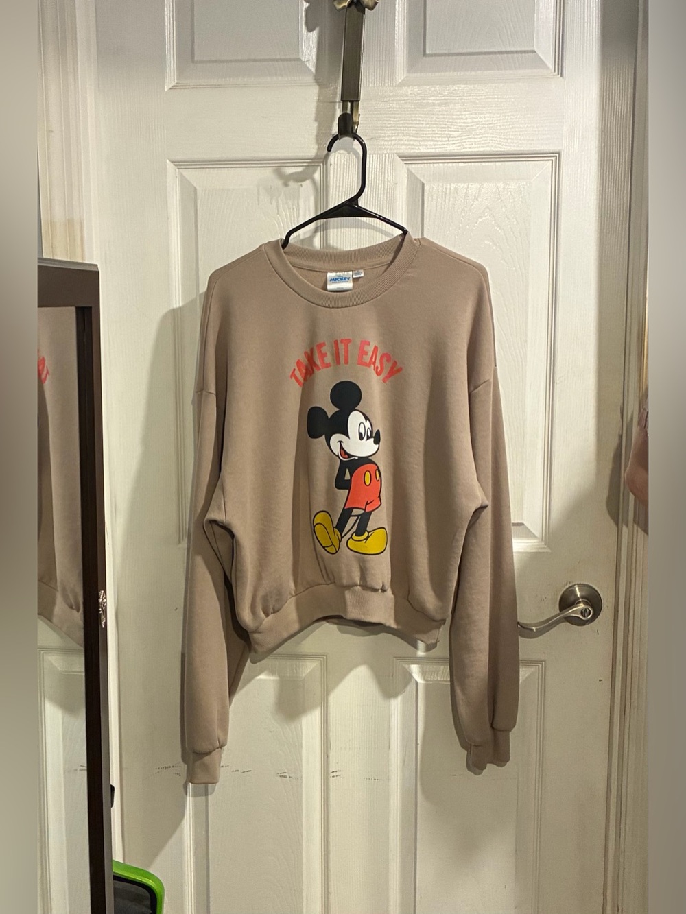 Mickey & Friends Women’s “Take It Easy” Mickey Mouse Sweat Shirt. Size XL. $6
